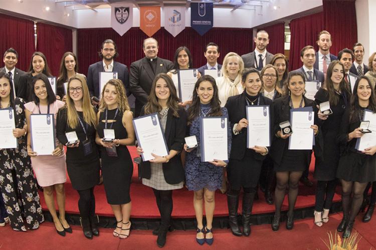 67 alumnos de la Red de Universidades Anáhuac reciben Premio Ceneval en nuestra Universidad