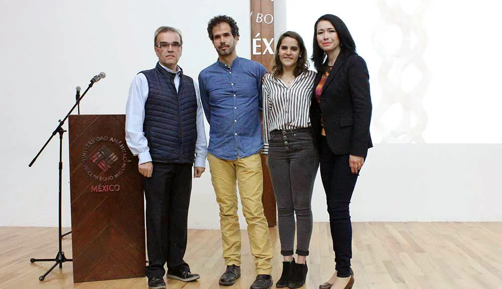 Pedro Cerisola imparte conferencia a los alumnos de la Escuela de Diseño