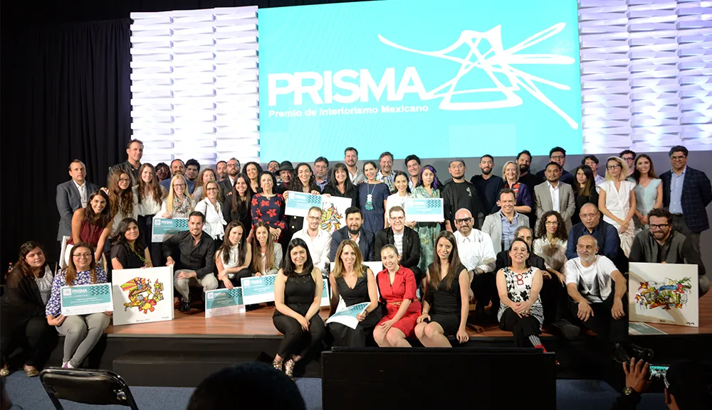Egresados de Arquitectura reciben el Premio de Interiorismo Mexicano PRISMA