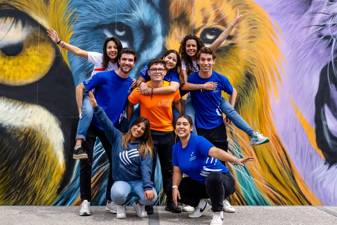 Estudiantes participando en una experiencia de integración