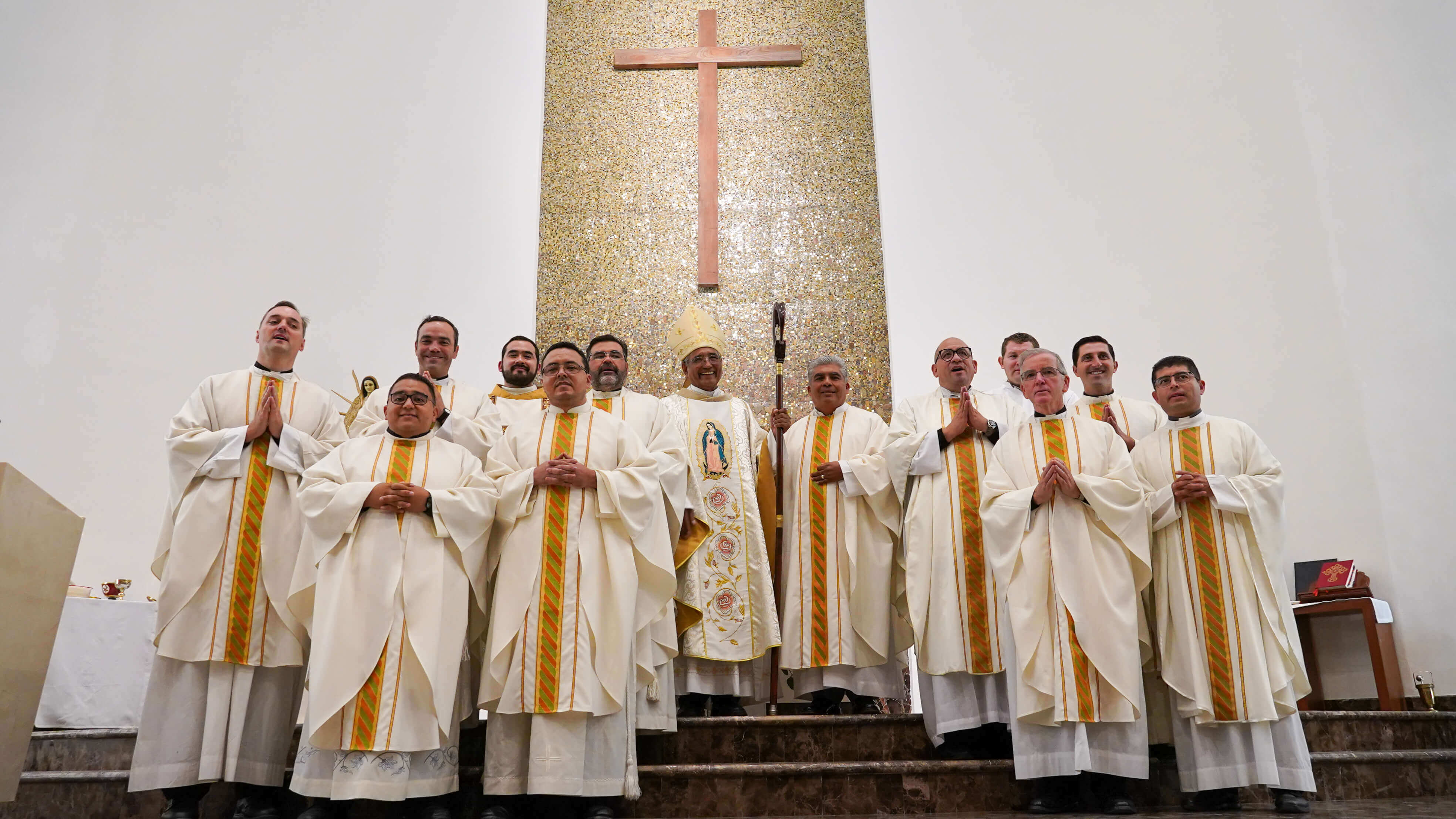 El Obispo de Querétaro Fidencio López Plaza oficia misa de bendición de la Capilla Universitaria de la Anáhuac Querétaro