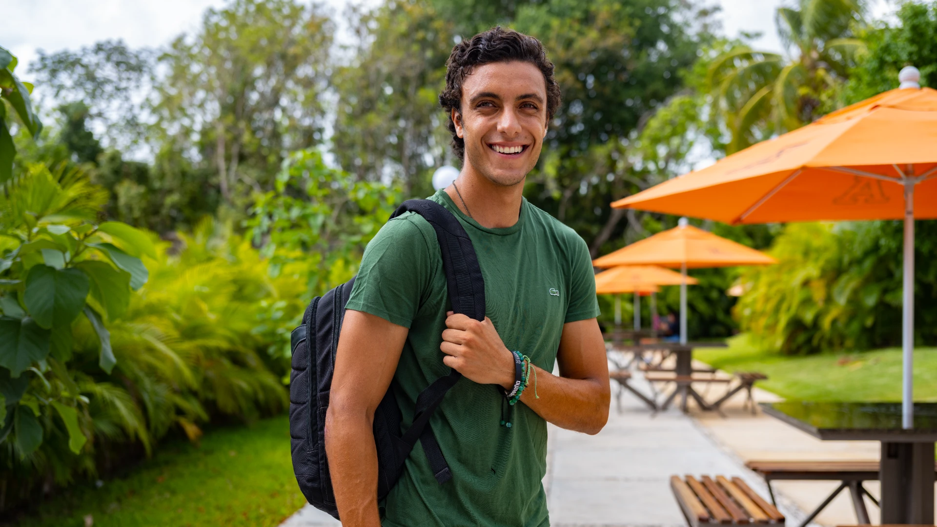 Estudiante relaciones interacionales en campus cancun anahuac