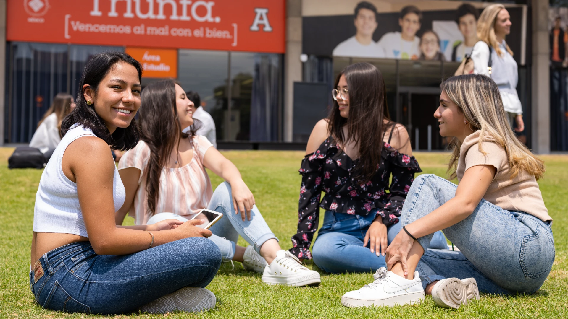 alumnos de la anahuac en campus