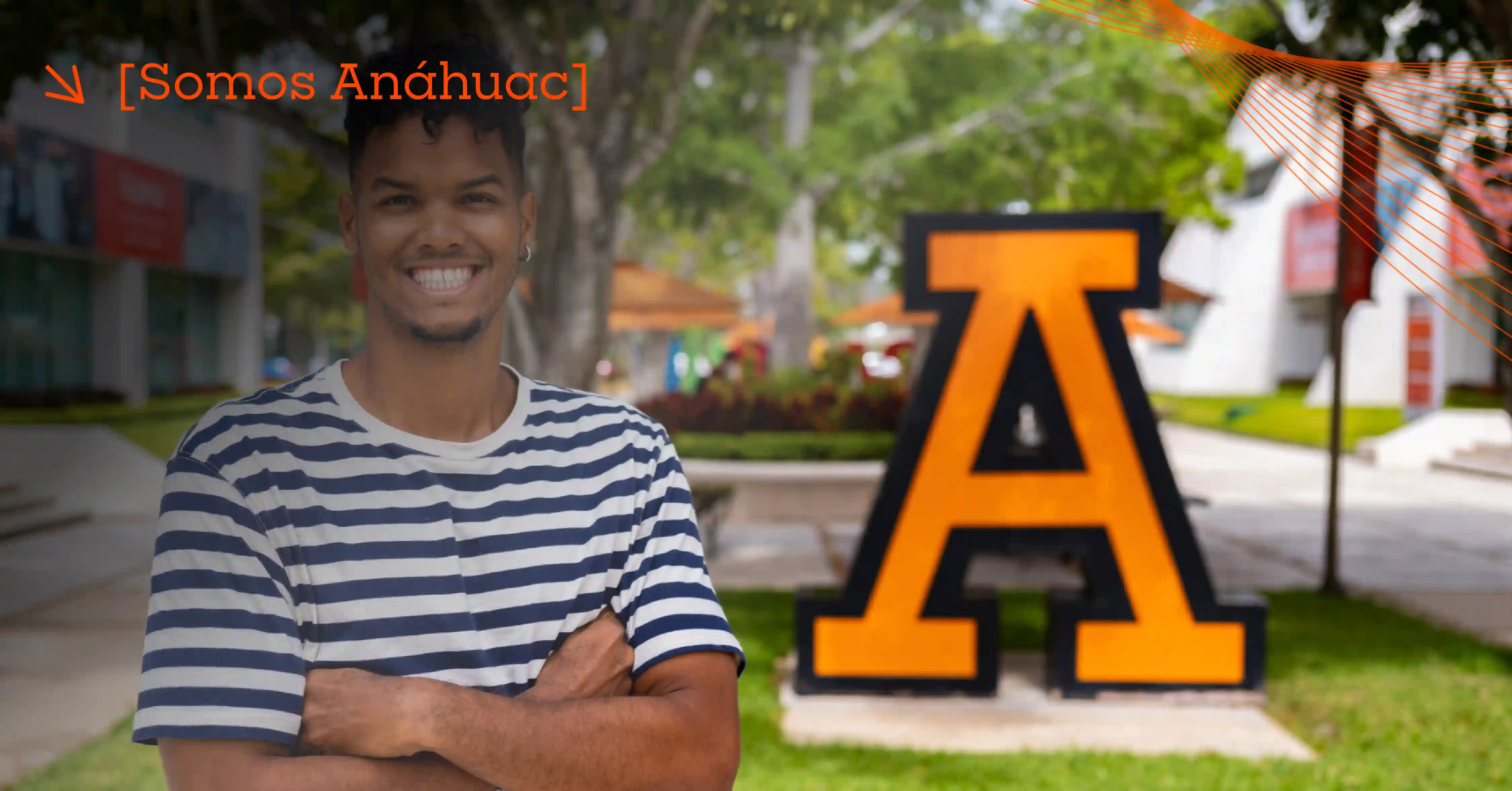 estudiante de la anahuac con campus de fondo