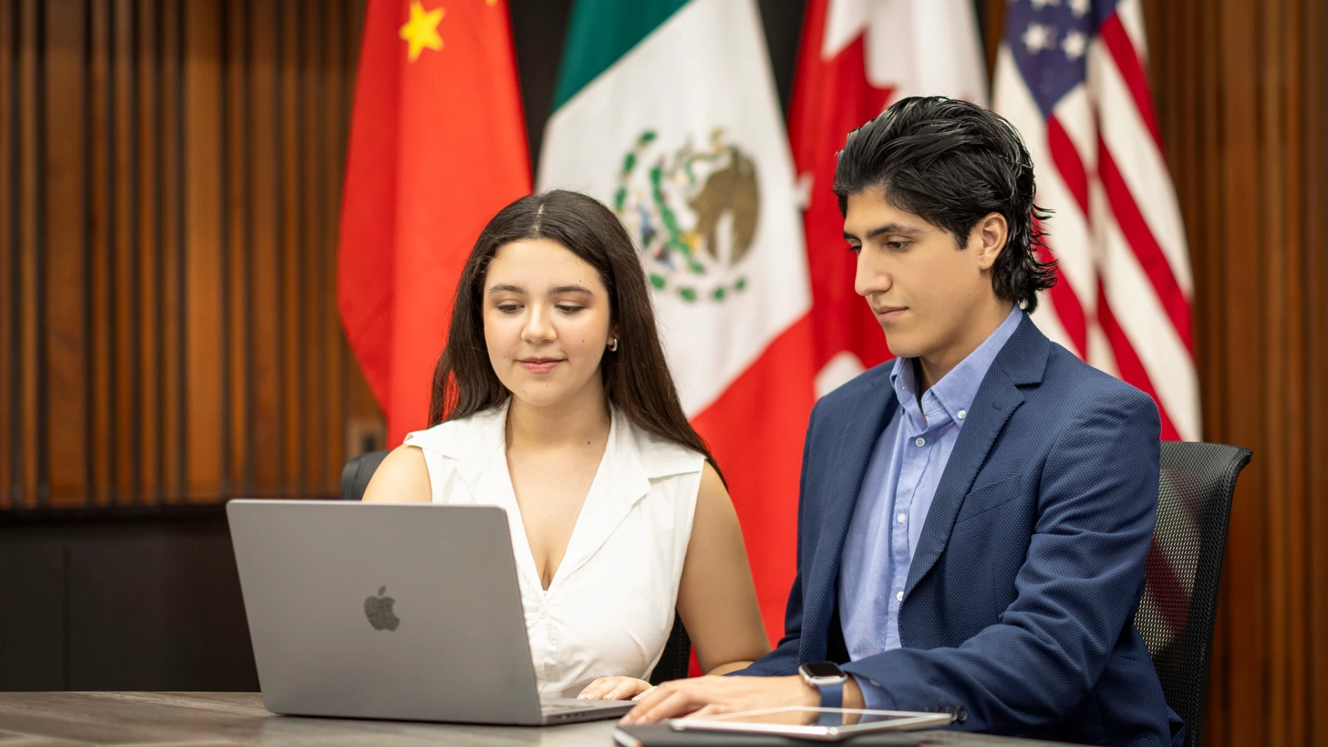 Estudiantes Anáhuac cursando una doble titulación