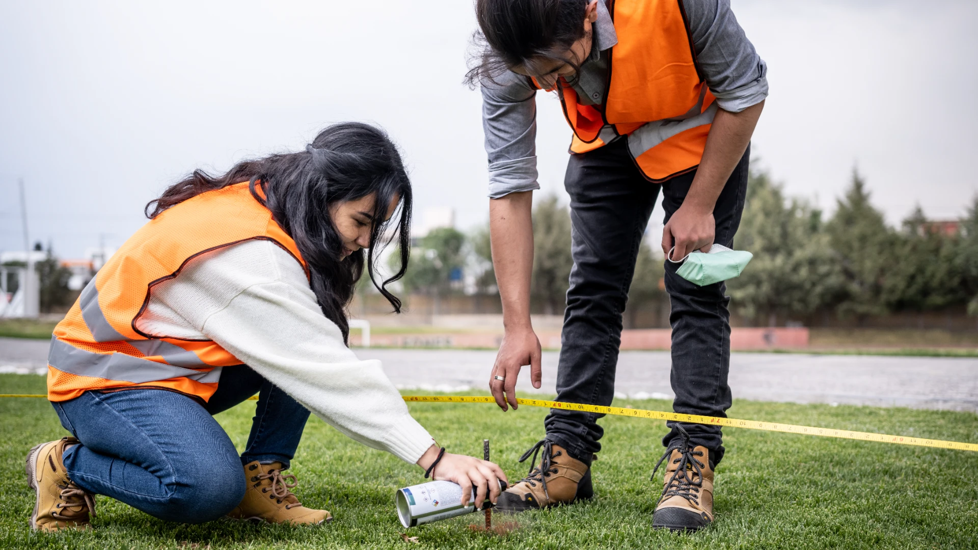 estudiantes ingeniería ambiental que hacen