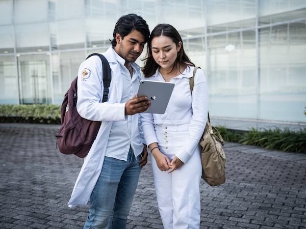 alumnos de medicina de la anahuac 