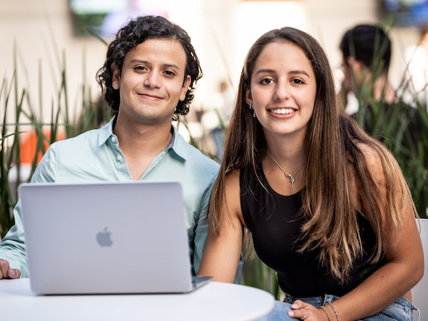 Estudiantes de la Red de Universidades Anáhuac en el campus