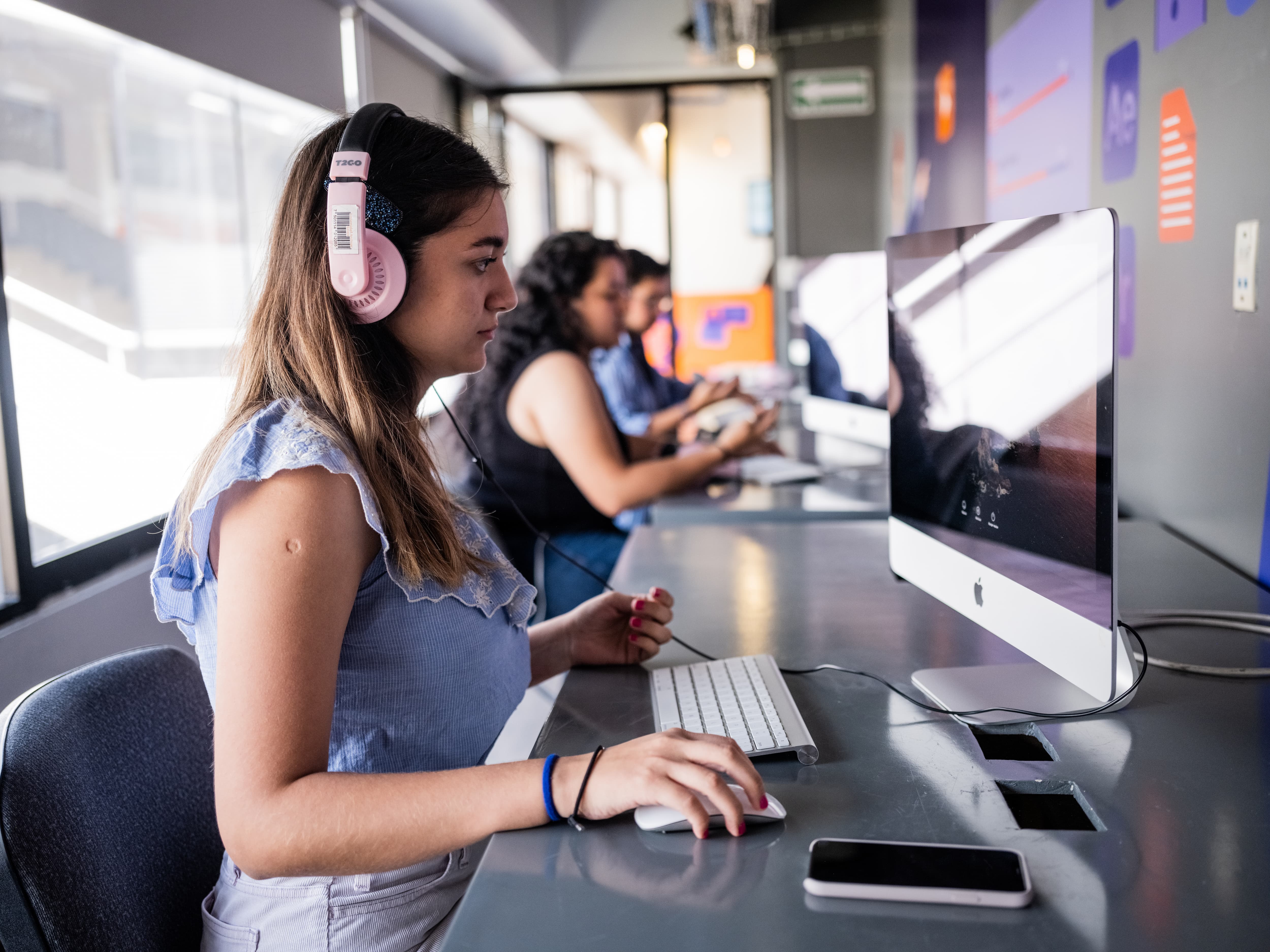 Alumno estudiando una maestría en la Universidad Anáhuac