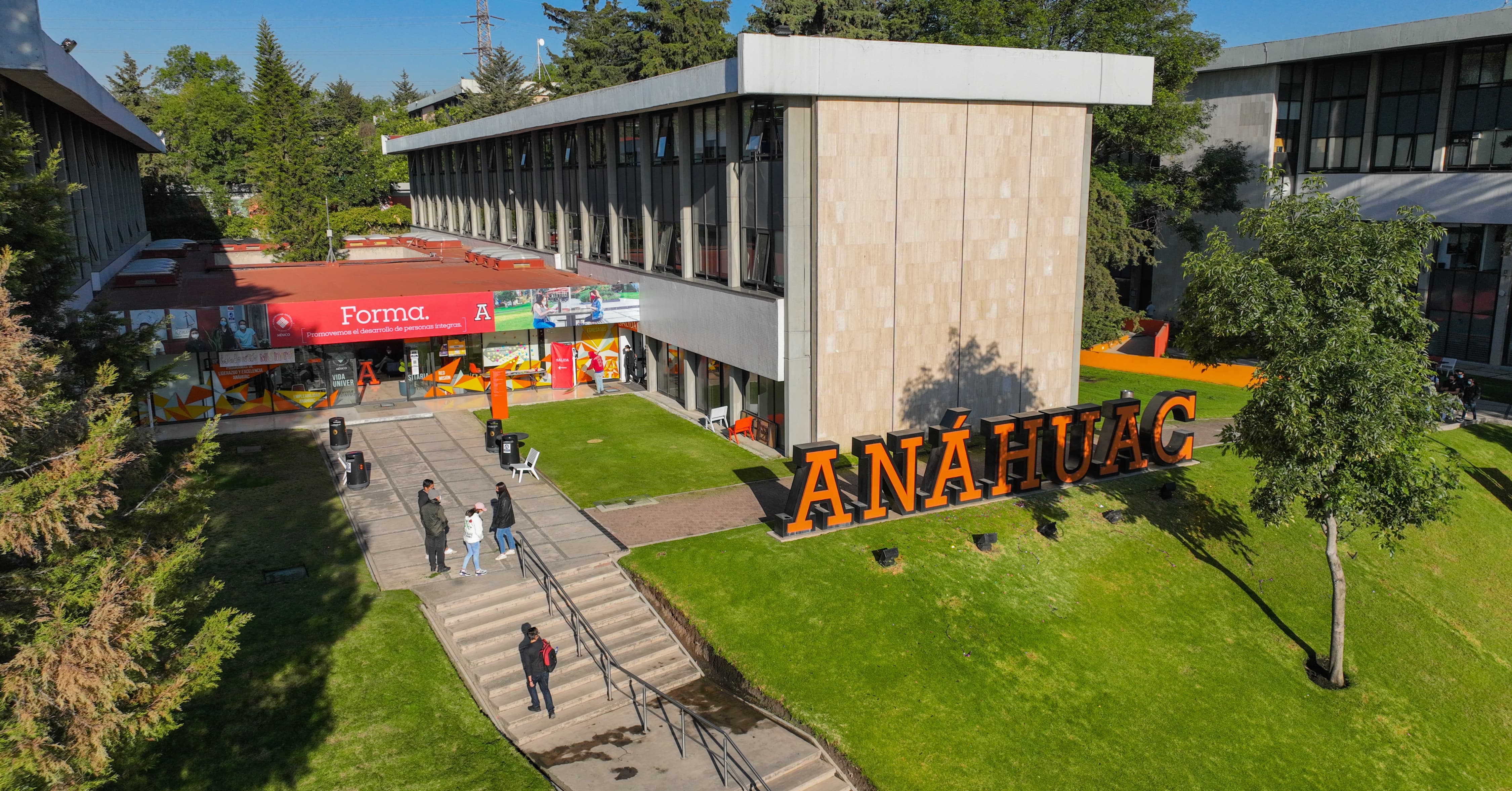 Entrada al campus Anáhuac México Sur
