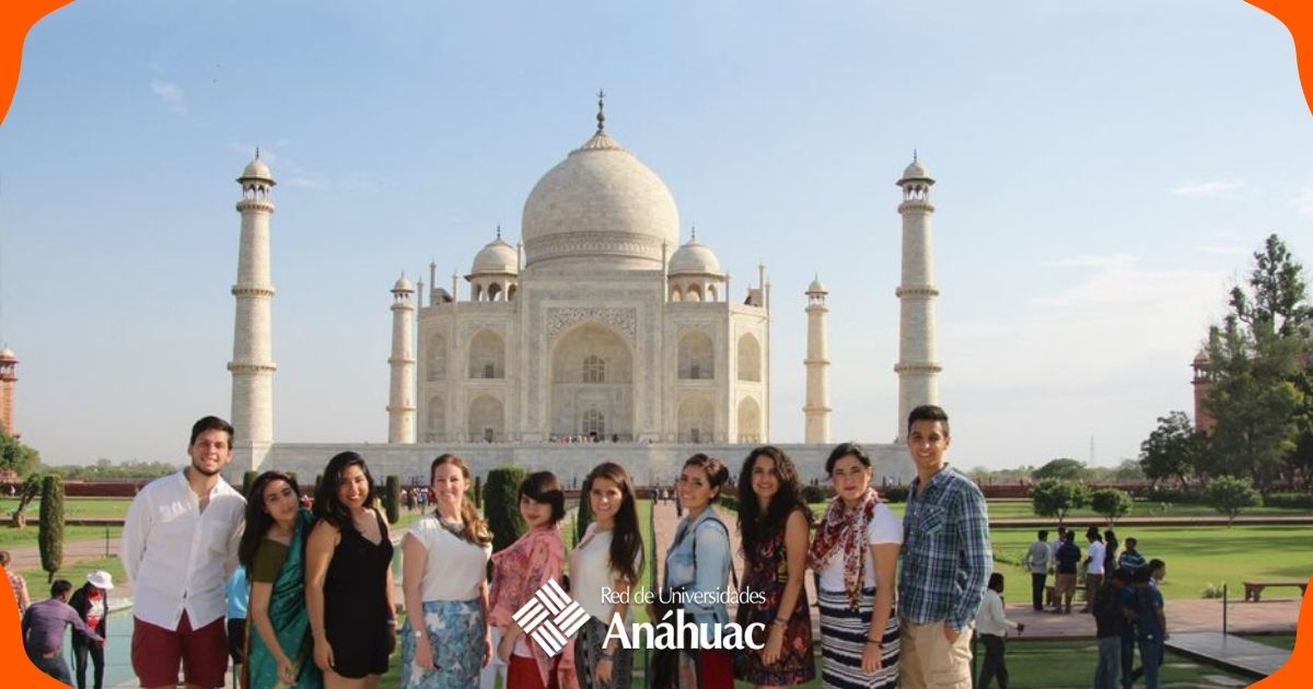 alumnos Universidad Anáhuac Taj Mahal
