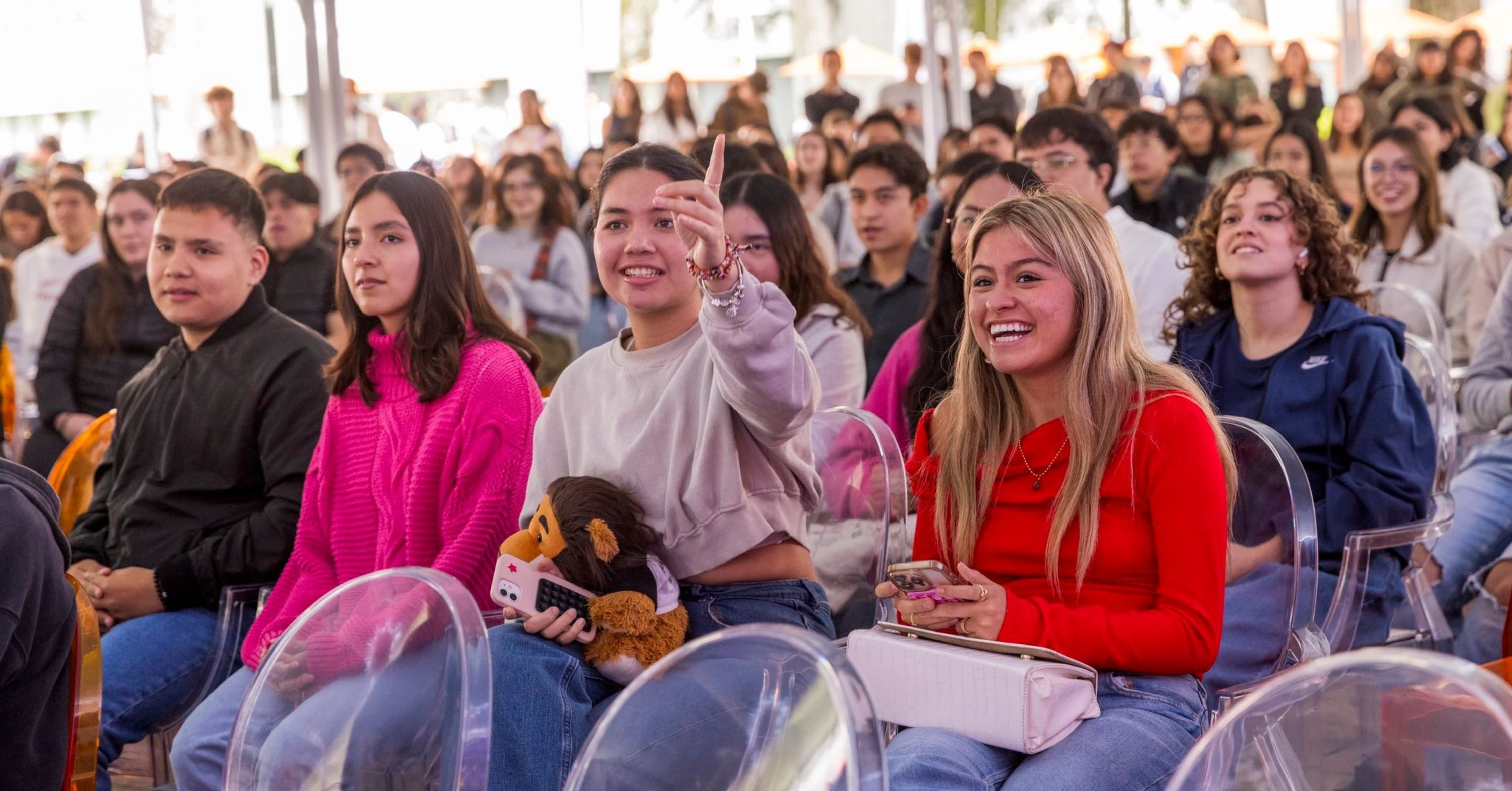 Estudiantes anáhuac participando en eventos