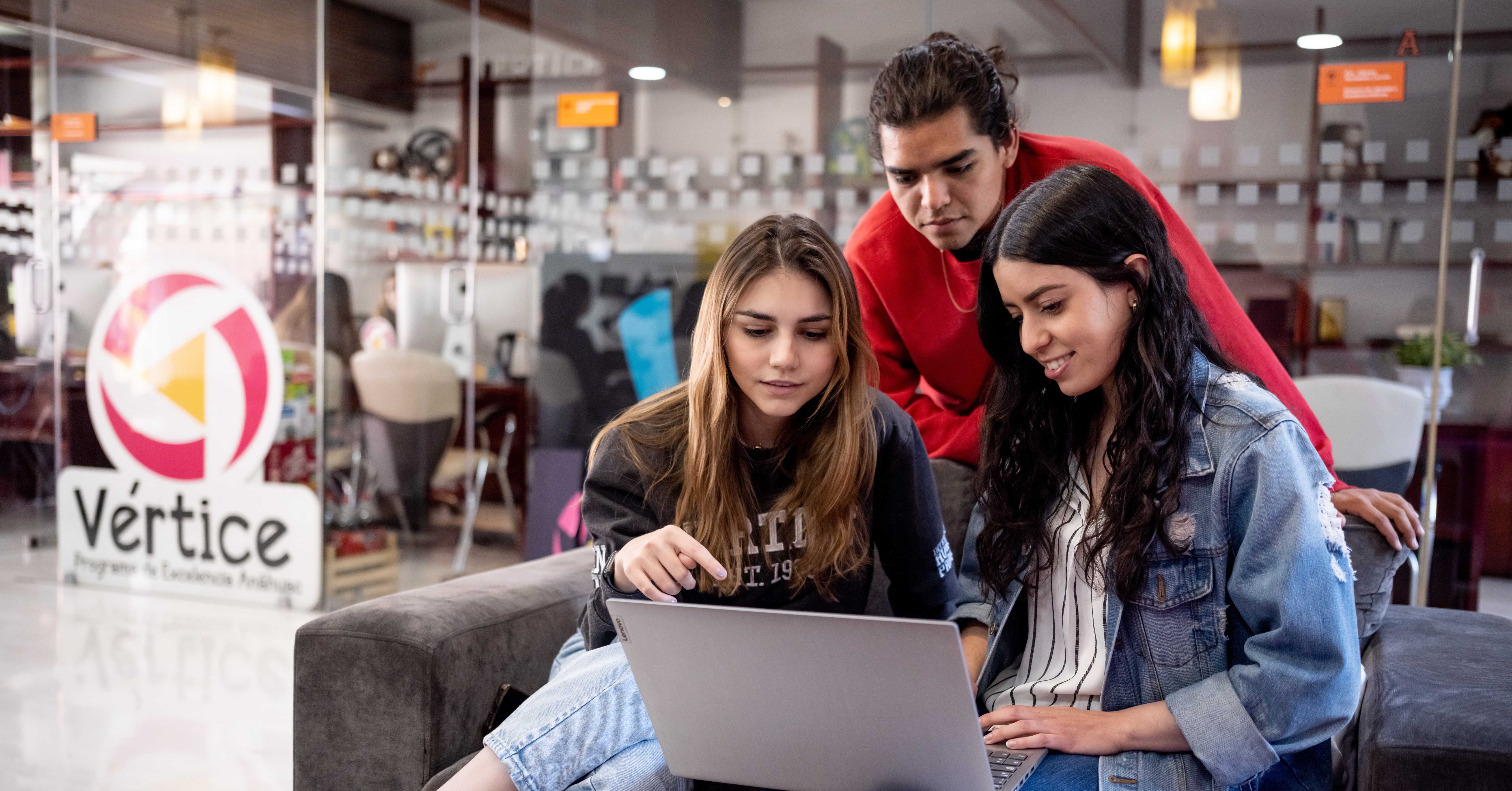 Alumnos del programa de excelencia Vértice de la Anáhuac