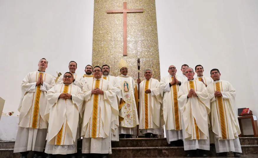 El Obispo de Querétaro Fidencio López Plaza oficia misa de bendición de la Capilla Universitaria de la Anáhuac Querétaro