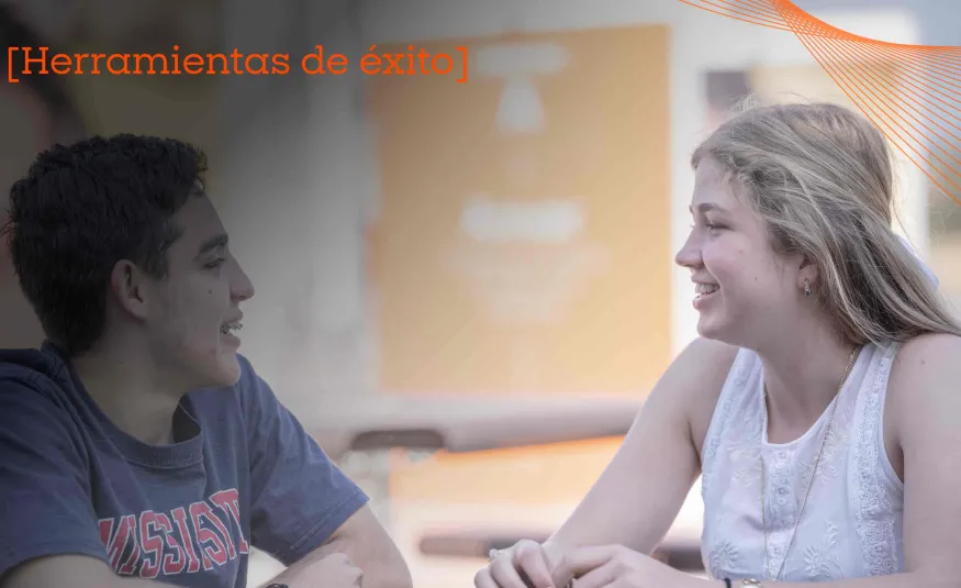 alumnos ejerciendo sus habilidades comunicativas