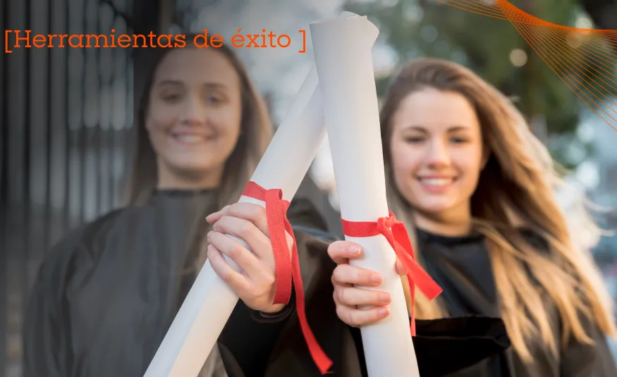 alumnas con diplomas de titulacion