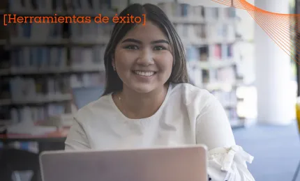 alumna de diplomado anahuac en biblioteca 