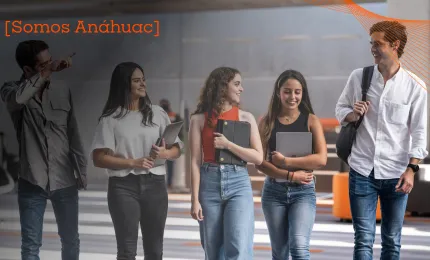 Alumnos dle programa de liderazgo Anahuac caminando por el campus