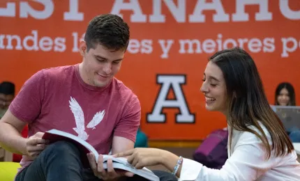 grupo de estudiantes de psicología social 
