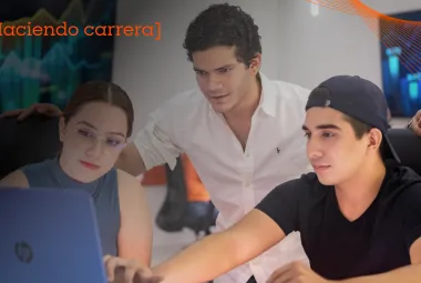 Alumnos Anahuac de las carreras de Actuaría y Economía trabajando en conjunto