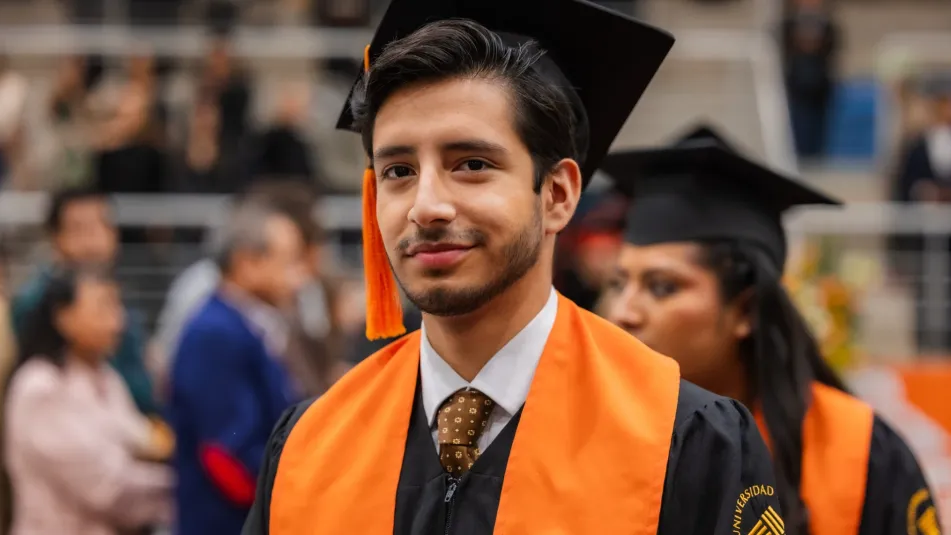 alumno egresado de la anahuac 