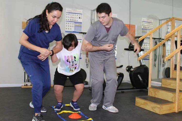 Jornadas Médicas Triage de la Universidad Anáhuac Cancún brindan apoyo integral a niños con Síndrome de Down