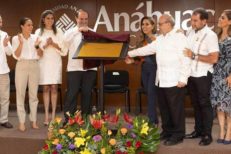 Universidad Anáhuac Cancún Recibe Prestigiosa Acreditación de CONFEDE para su Licenciatura en Derecho