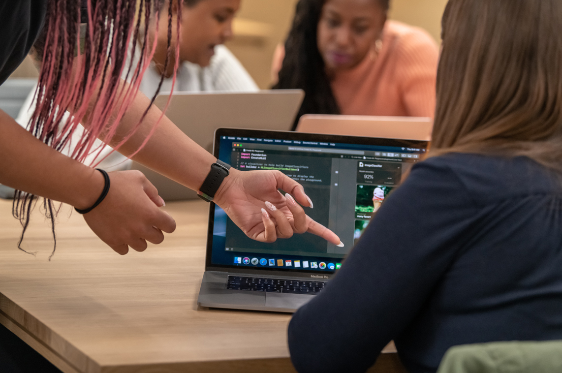 Entrepreneur Camp: el plan de Apple para apoyar a las mujeres emprendedoras 