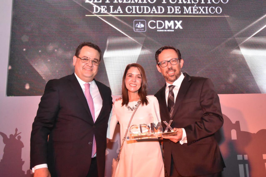 Michel-Wohlmuth-recibe-reconocimiento-especial-a-la-contribucion-turistica-de-la-CDMX