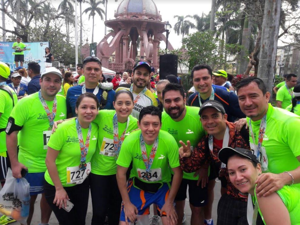 Delfines Runners: el club de corredores de egresados del IEST