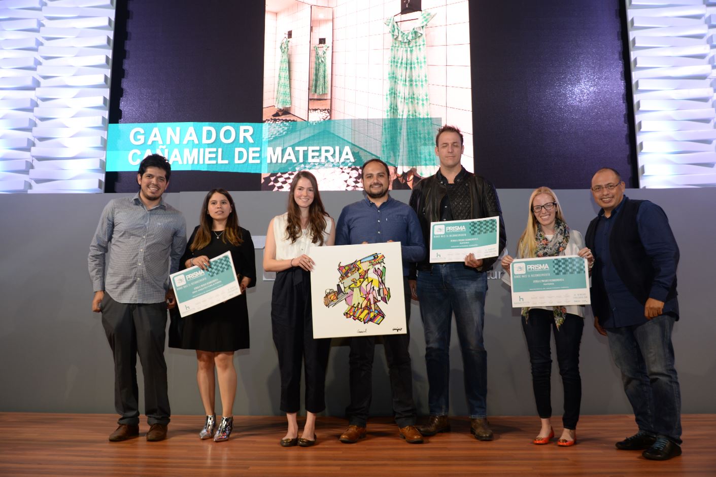 gresados de Arquitectura reciben el Premio de Interiorismo Mexicano PRISMA