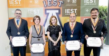 Entrega de Medallas de Liderazgo IEST Anáhuac