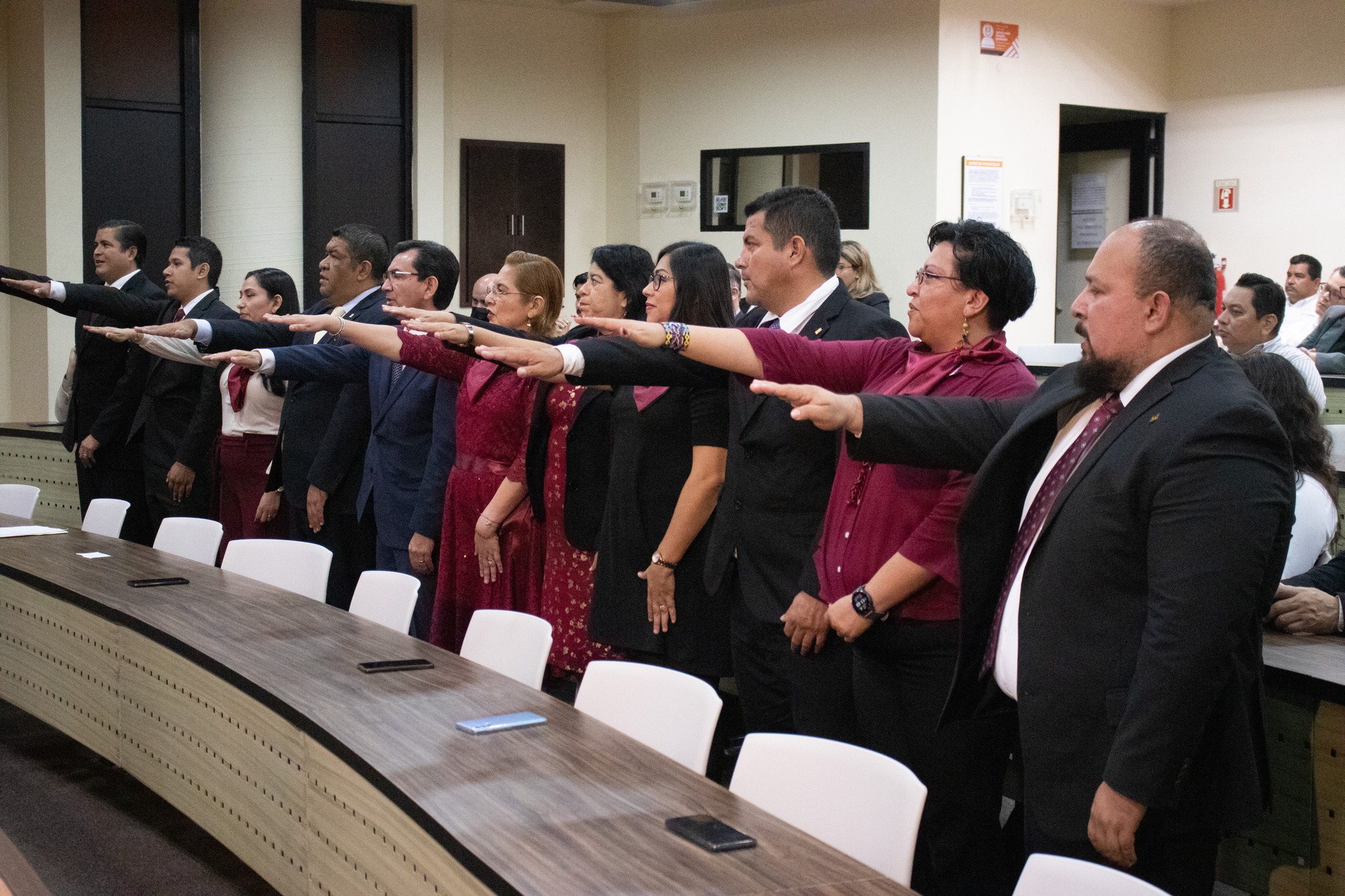 Mesa directiva de la IISE México tomando protesta.