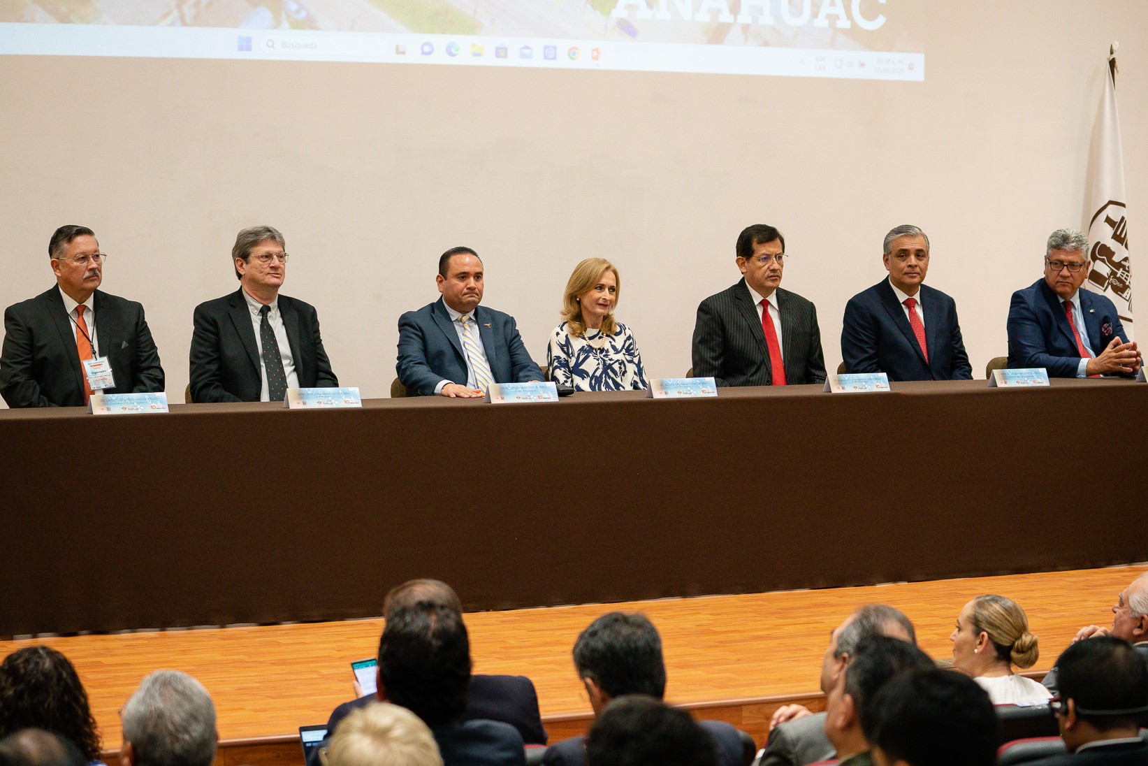 Presídium del Congreso Internacional de Medicina.