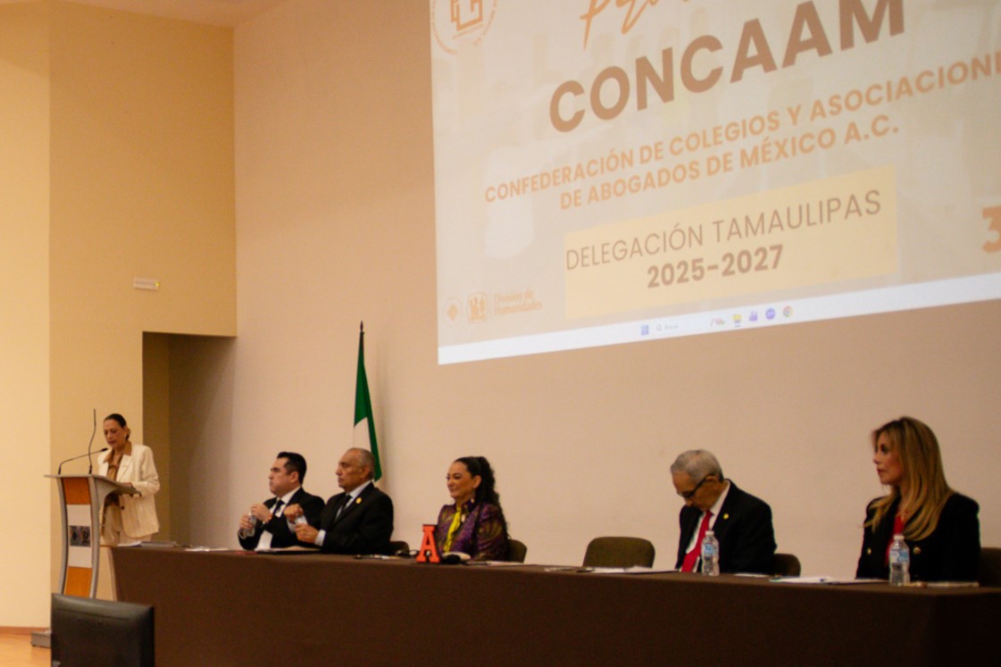 Presídium con autoridades del CONCAAM.