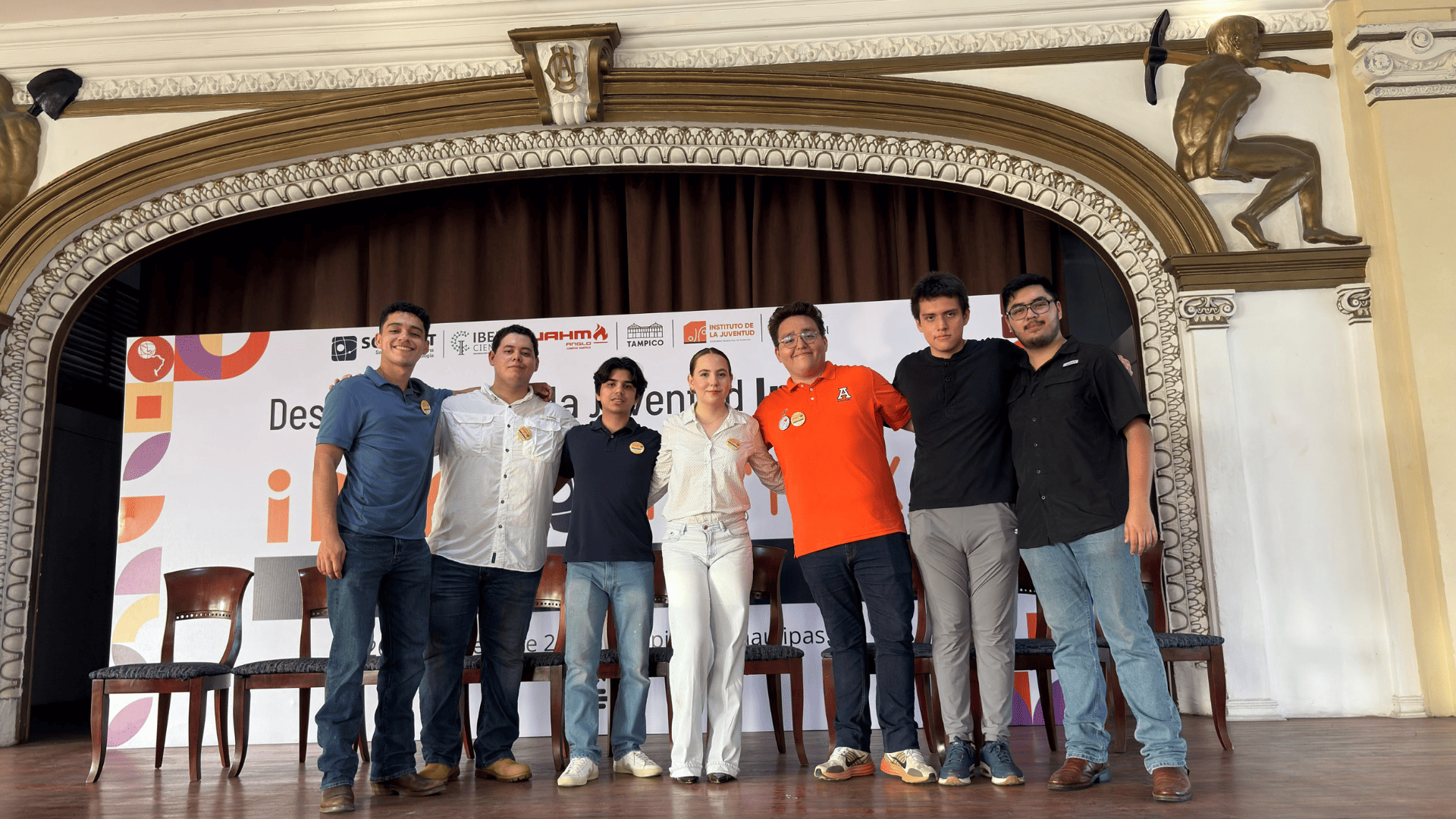 Jóvenes Delfines Investigadores en INFOMATRIX