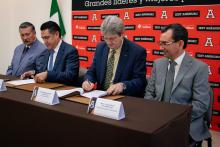 El Vicerrector Académico firma convenio con REDTOX.