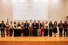 Alumnos de la Licenciatura en Idiomas recibieron sus certificados.