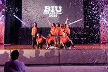 Alumnas del Grupo de Baile en el escenario del Burton Grossman. BIU 2026.