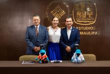 Ethel Soriano en compañía de los dos entrevistados: el Dr. García Willis y César Ponce.