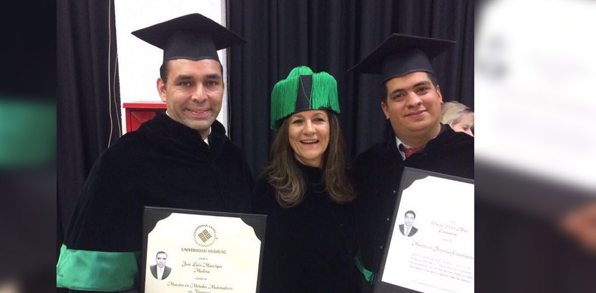 Alumnos de la Facultad de Ciencias Actuariales obtienen grado de Maestros