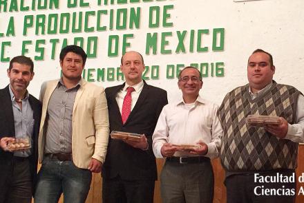 El Mtro. Víctor Hugo Ibarra Mercado impartió diversos talleres en apoyo al sector agroindustrial.