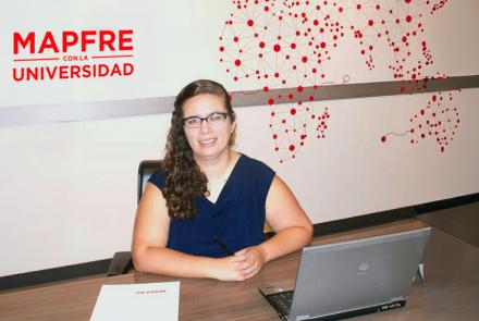 MAPFRE ofrece una mirada innovadora hacia el futuro de los seguros de autos a los alumnos de Actuaría