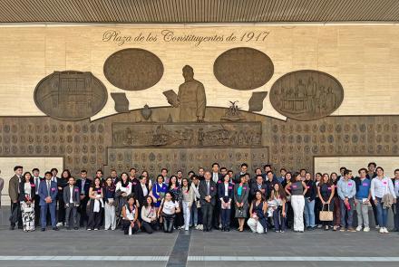 Alumnos de Actuaría visitan la Cámara de Diputados