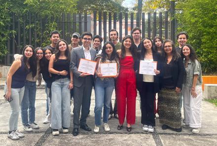 Egresados comparten aprendizajes en el coffee break del Campus Sur