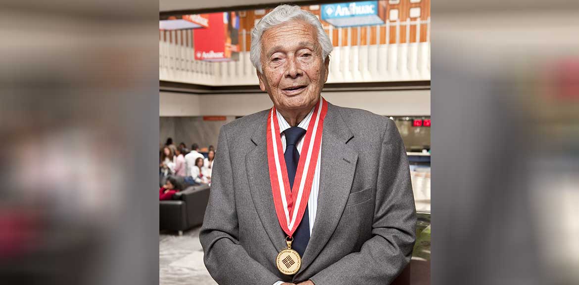 2012: Agustín Hernández