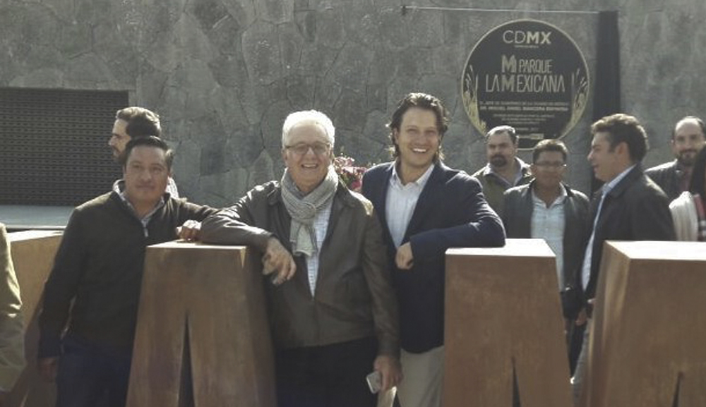 El Dr. Fabián Tron recibe premio en la Bienal Panamericana de Arquitectura de Quito