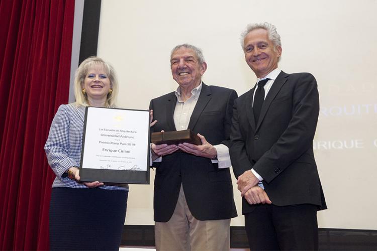 El Arq. Enrique Ciriani recibe el Premio Mario Pani 2019