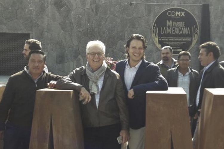 El Dr. Fabián Tron recibe premio en la Bienal Panamericana de Arquitectura de Quito
