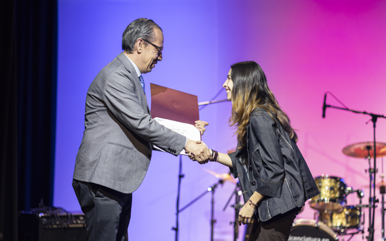 Seis alumnos fueron galardonados en una jornada de presentaciones únicas en música contemporánea, teatro y actuación, y artes visuales.